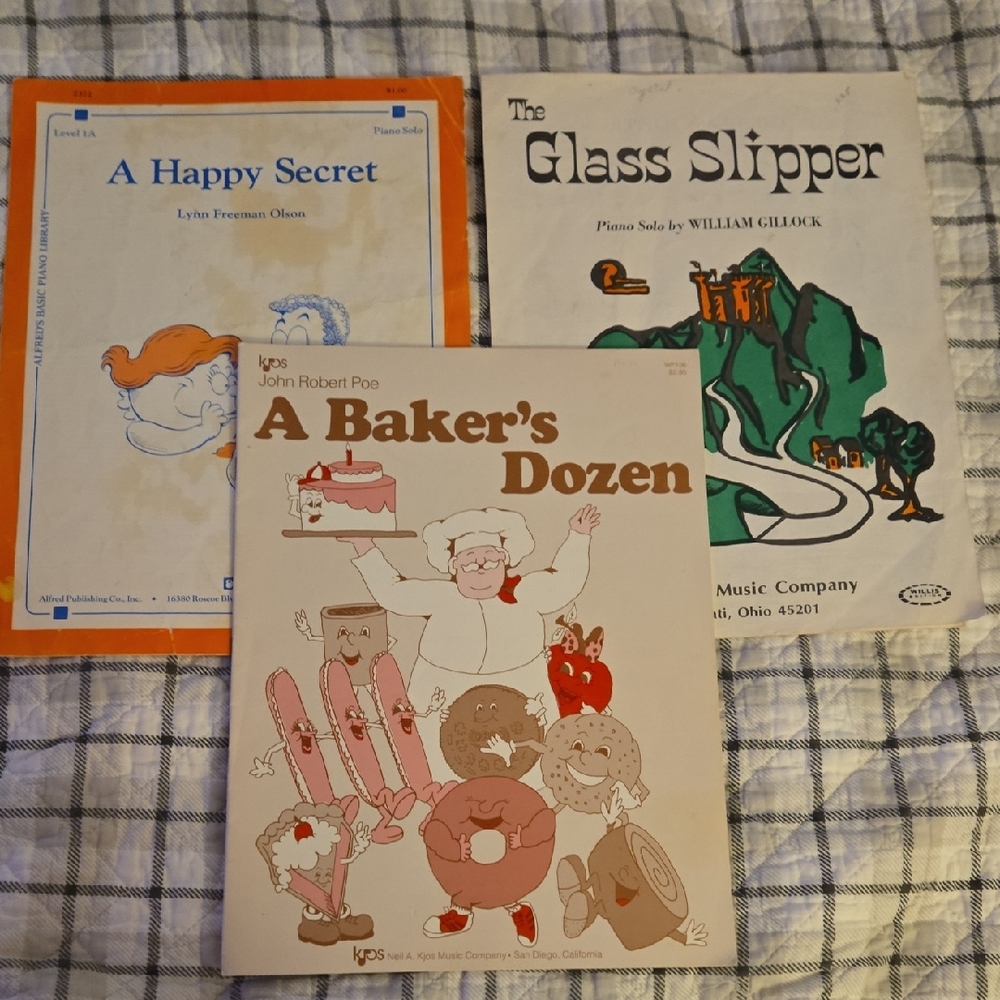 Lot of 3 Beginner song books/sheet music from mid 80s.